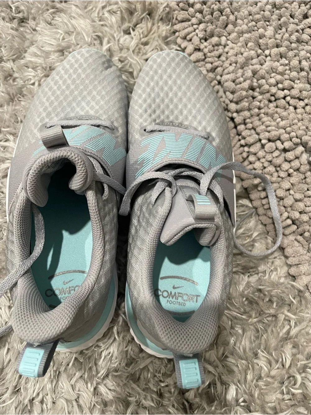 Nike Women's Light Gray and Aqua Athletic Sneakers